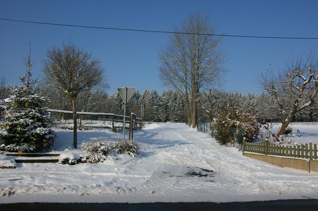 Eifelhoeve In Benenberg Hellenthal Chambre photo